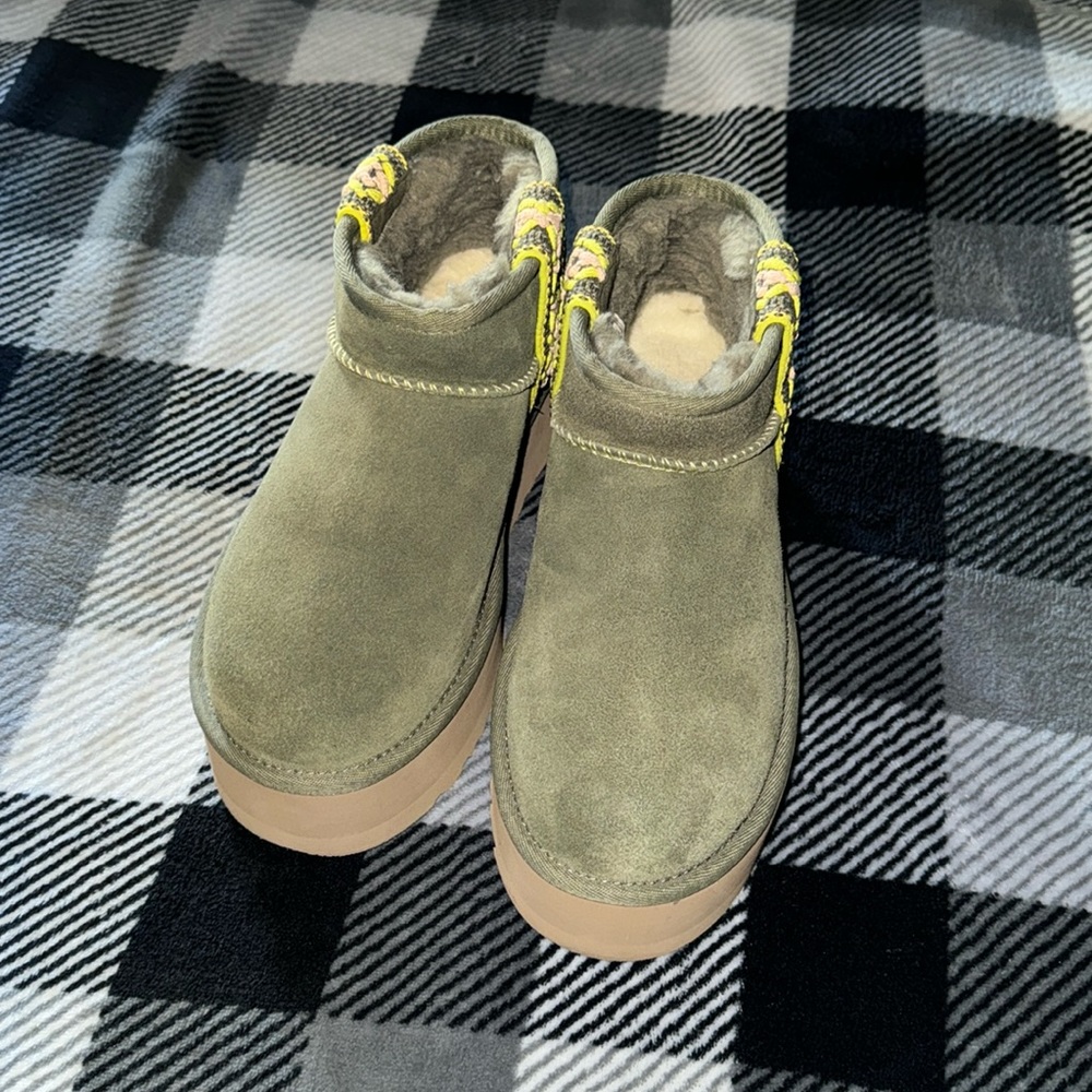 Classic Ultra Mini Braid Plat Boot